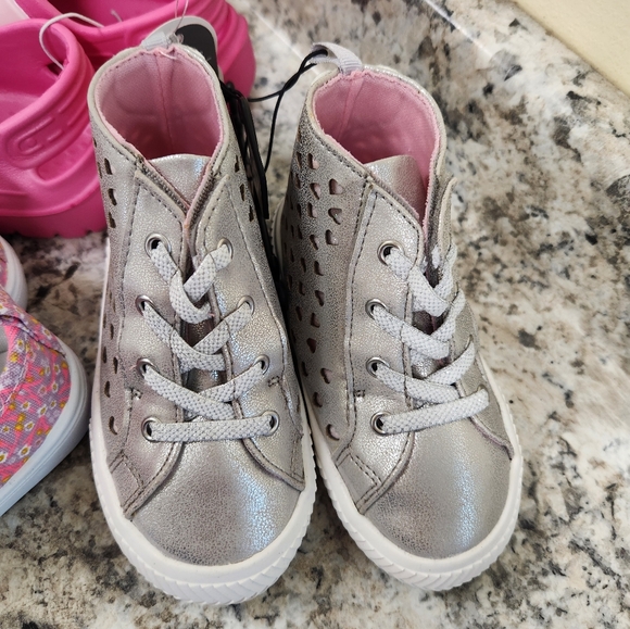 NWT 3 Pairs Toddler Girl's Sneakers Shoes Slip On Pink Flowers Unicorns - Picture 4 of 8